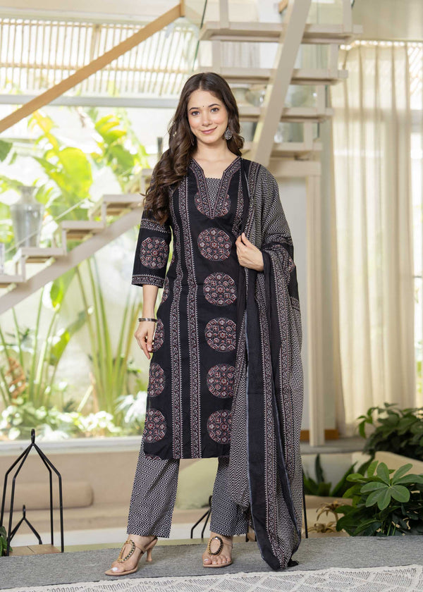 Myaza Women Kurta Pant With Dupatta Set