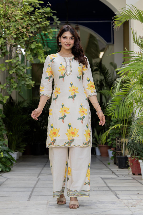Myaza Women WhiteYellow  Flower Printed Kurta Pant Set